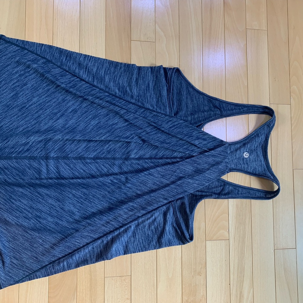 Lululemon - Picture 4 of 5